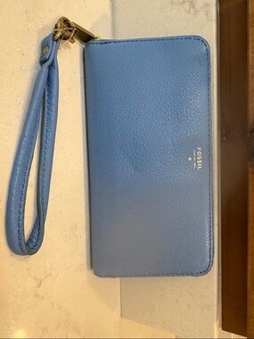 Fossil Sky Blue Pebbled Leather Wristlet Wallet with Gold Hardware